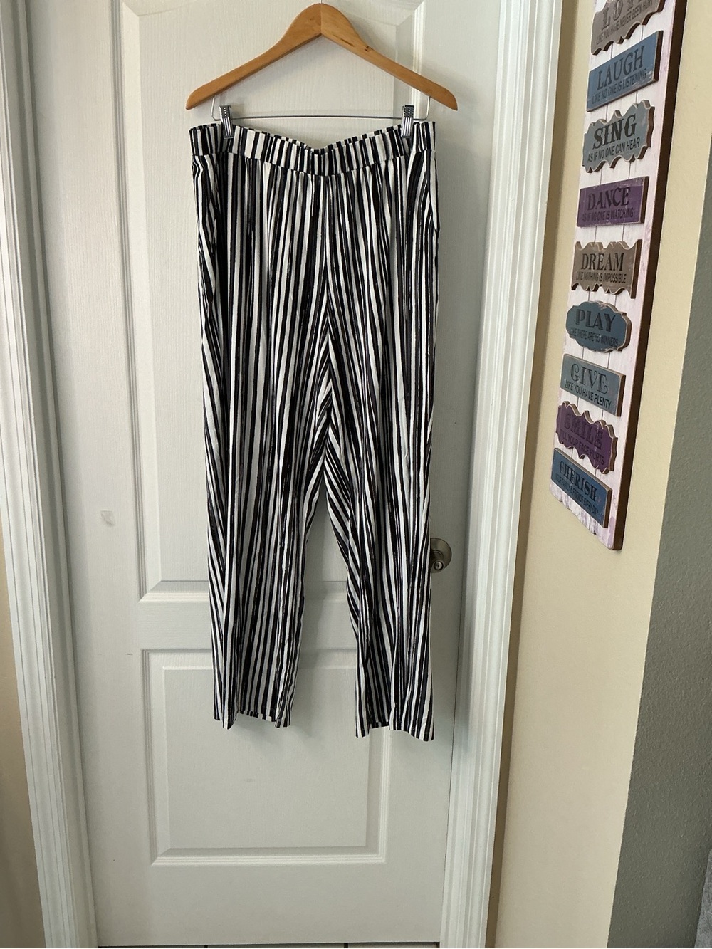 Women's Black & White Straight-Leg Stripe Pants